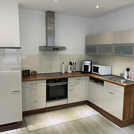 Maria's - Modernitaet Trifft Eleganz 데틴겐안데에름스