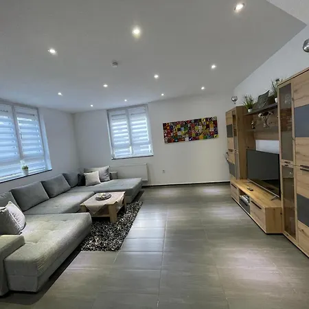 Maria's - Modernitaet Trifft Eleganz 데틴겐안데에름스